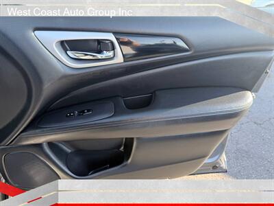 2018 Nissan Pathfinder SV   - Photo 15 - Costa Mesa, CA 92626