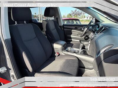 2018 Nissan Pathfinder SV   - Photo 9 - Costa Mesa, CA 92626