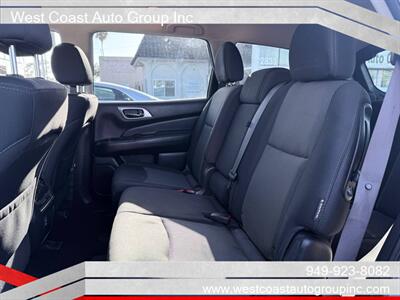 2018 Nissan Pathfinder SV   - Photo 10 - Costa Mesa, CA 92626