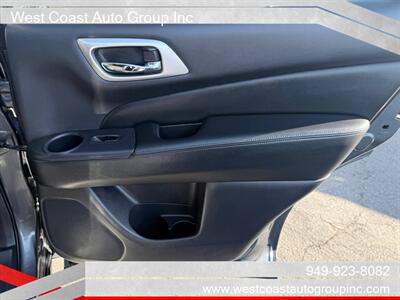 2018 Nissan Pathfinder SV   - Photo 14 - Costa Mesa, CA 92626