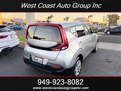 2022 Kia Soul LX   - Photo 4 - Costa Mesa, CA 92626