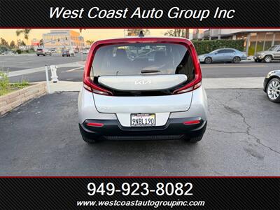 2022 Kia Soul LX   - Photo 6 - Costa Mesa, CA 92626