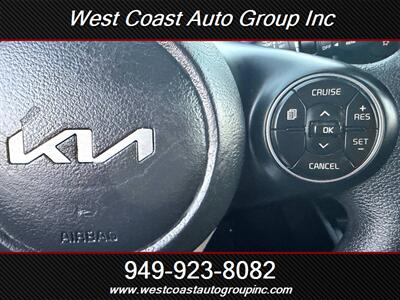 2022 Kia Soul LX   - Photo 14 - Costa Mesa, CA 92626