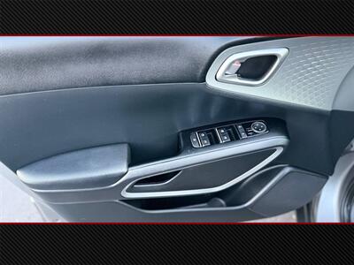 2022 Kia Soul LX   - Photo 25 - Costa Mesa, CA 92626