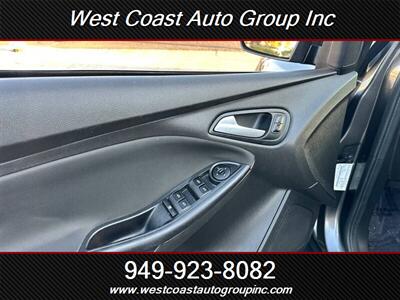 2016 Ford Focus SE   - Photo 8 - Costa Mesa, CA 92626