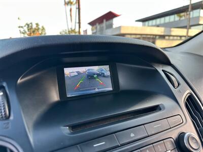 2016 Ford Focus SE   - Photo 11 - Costa Mesa, CA 92626