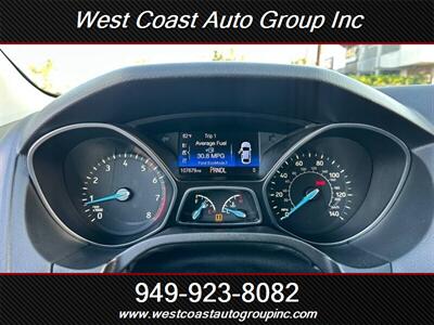 2016 Ford Focus SE   - Photo 12 - Costa Mesa, CA 92626