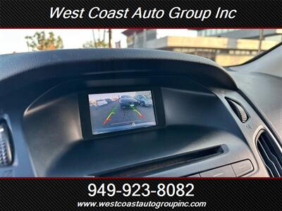 2016 Ford Focus SE   - Photo 11 - Costa Mesa, CA 92626