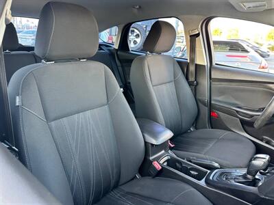 2016 Ford Focus SE   - Photo 7 - Costa Mesa, CA 92626
