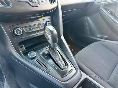 2016 Ford Focus SE   - Photo 10 - Costa Mesa, CA 92626