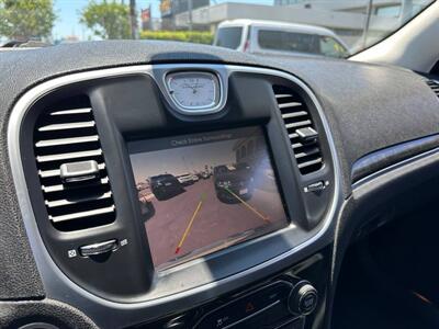 2016 Chrysler 300C   - Photo 17 - Costa Mesa, CA 92626