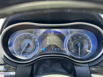 2016 Chrysler 300C   - Photo 22 - Costa Mesa, CA 92626