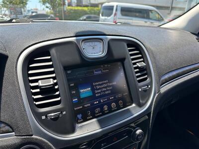 2016 Chrysler 300C   - Photo 18 - Costa Mesa, CA 92626
