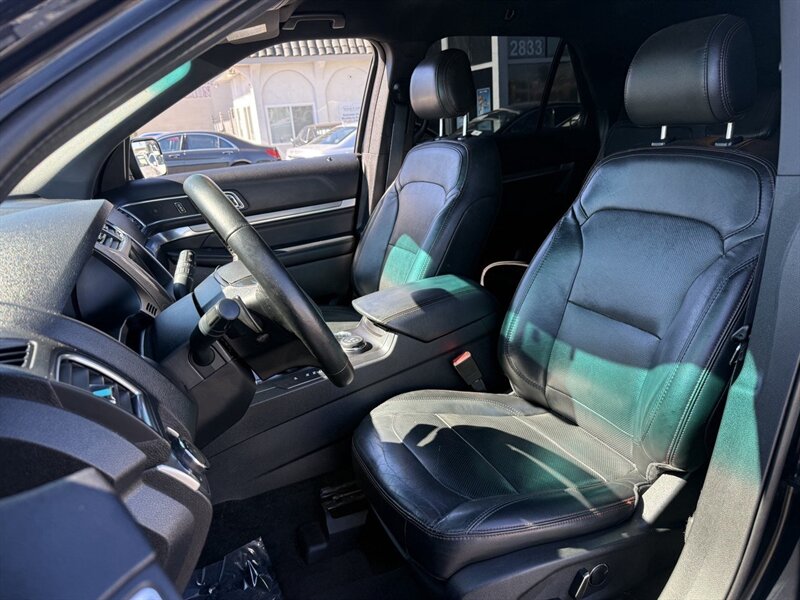 2017 Ford Explorer Sport photo 3