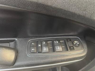 2014 Chrysler 300 Series - Photo 25 - Costa Mesa, CA 92626