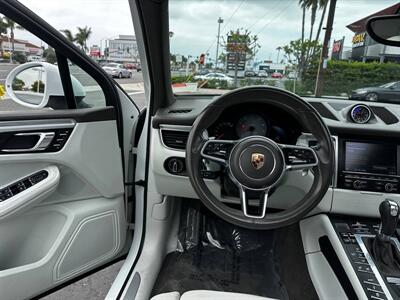 2016 Porsche Macan S   - Photo 27 - Costa Mesa, CA 92626