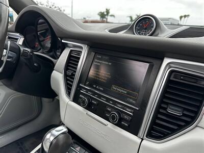 2016 Porsche Macan S   - Photo 15 - Costa Mesa, CA 92626