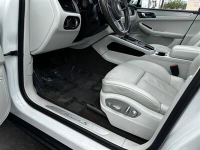 2016 Porsche Macan S   - Photo 18 - Costa Mesa, CA 92626