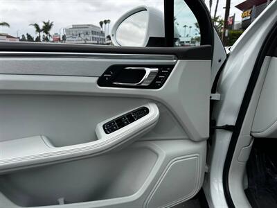 2016 Porsche Macan S   - Photo 16 - Costa Mesa, CA 92626