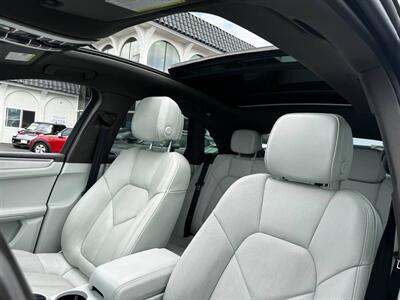 2016 Porsche Macan S   - Photo 11 - Costa Mesa, CA 92626