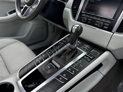 2016 Porsche Macan S   - Photo 14 - Costa Mesa, CA 92626