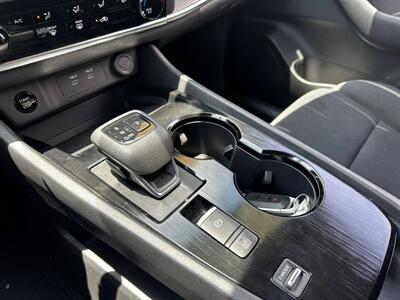 2024 Nissan Rogue S   - Photo 10 - Costa Mesa, CA 92626