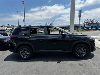 2024 Nissan Rogue S   - Photo 5 - Costa Mesa, CA 92626