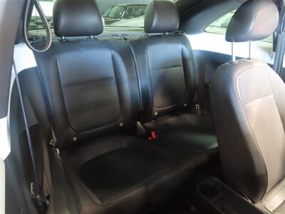 2012 Volkswagen Beetle-Classic 2.5L PZEV   - Photo 10 - Costa Mesa, CA 92626