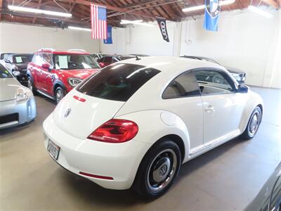 2012 Volkswagen Beetle-Classic 2.5L PZEV   - Photo 3 - Costa Mesa, CA 92626