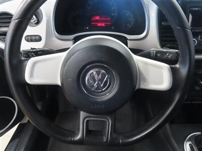 2012 Volkswagen Beetle-Classic 2.5L PZEV   - Photo 11 - Costa Mesa, CA 92626