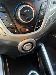2017 Hyundai VELOSTER Value Edition   - Photo 14 - Costa Mesa, CA 92626