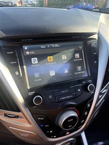 2017 Hyundai VELOSTER Value Edition   - Photo 12 - Costa Mesa, CA 92626