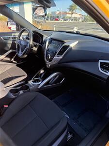 2017 Hyundai VELOSTER Value Edition   - Photo 6 - Costa Mesa, CA 92626