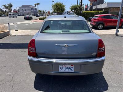 2006 Chrysler 300C   - Photo 5 - Costa Mesa, CA 92626