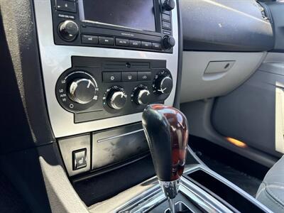 2006 Chrysler 300C   - Photo 14 - Costa Mesa, CA 92626