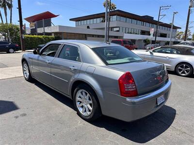 2006 Chrysler 300C   - Photo 6 - Costa Mesa, CA 92626