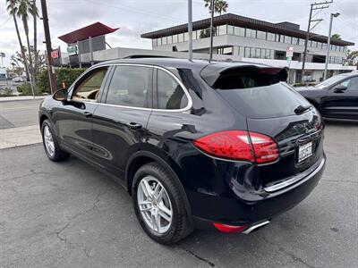 2011 Porsche Cayenne S   - Photo 4 - Costa Mesa, CA 92626