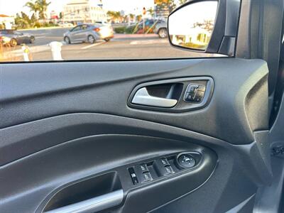 2014 Ford Escape Titanium   - Photo 21 - Costa Mesa, CA 92626