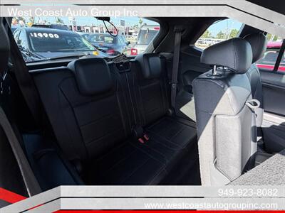 2019 Volkswagen Tiguan SEL R-Line Jet-Black   - Photo 15 - Costa Mesa, CA 92626