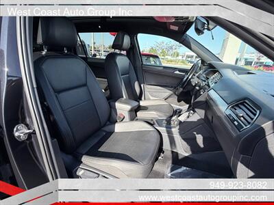 2019 Volkswagen Tiguan SEL R-Line Jet-Black   - Photo 10 - Costa Mesa, CA 92626