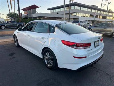 2020 Kia Optima LX   - Photo 4 - Costa Mesa, CA 92626