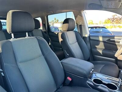 2017 Nissan Pathfinder S   - Photo 11 - Costa Mesa, CA 92626