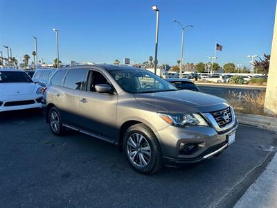 2017 Nissan Pathfinder S   - Photo 3 - Costa Mesa, CA 92626