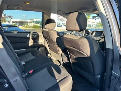 2017 Nissan Pathfinder S   - Photo 7 - Costa Mesa, CA 92626