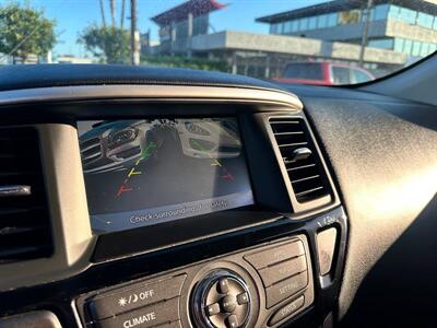 2017 Nissan Pathfinder S   - Photo 19 - Costa Mesa, CA 92626