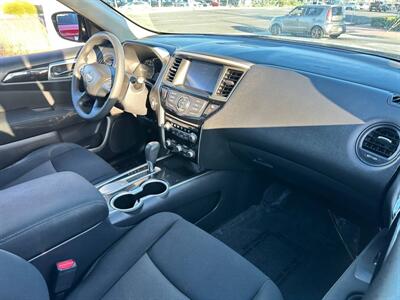 2017 Nissan Pathfinder S   - Photo 10 - Costa Mesa, CA 92626