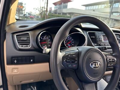 2016 Kia Sedona LX Plus   - Photo 9 - Costa Mesa, CA 92626