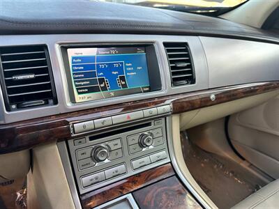 2011 Jaguar XF   - Photo 11 - Costa Mesa, CA 92626