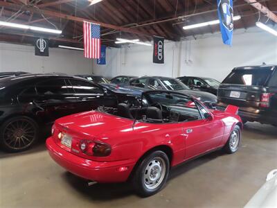 1990 Mazda MX-5 Miata   - Photo 3 - Costa Mesa, CA 92626