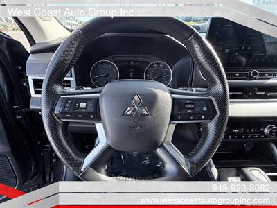 2025 Mitsubishi Outlander SE   - Photo 6 - Costa Mesa, CA 92626